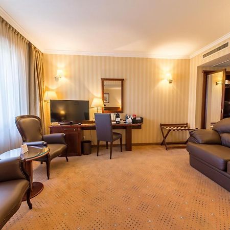 Ramada Hotel & Suites By Wyndham Bucharest North Eksteriør billede