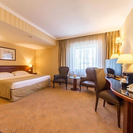 Ramada Hotel & Suites By Wyndham Bucharest North Eksteriør billede