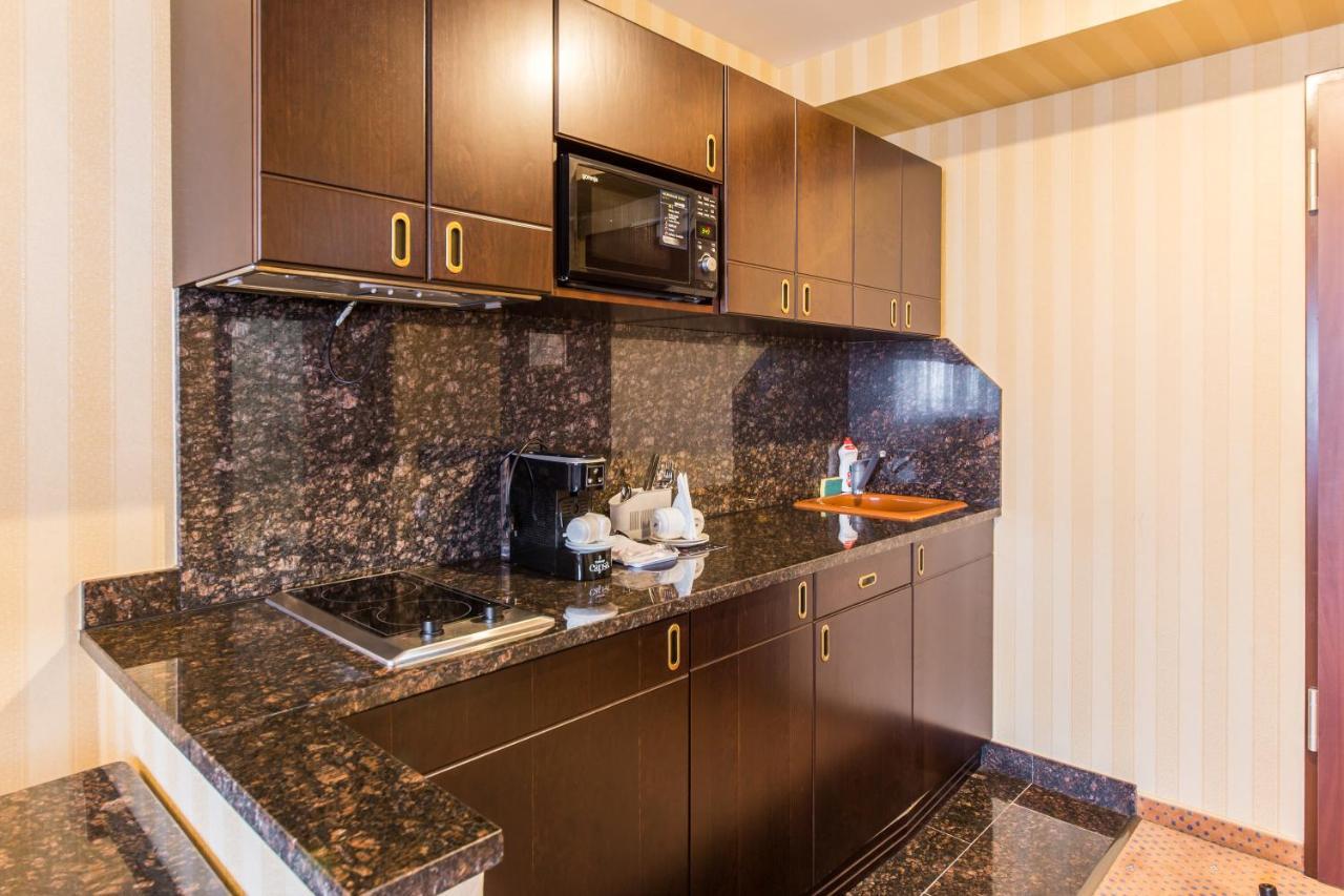 Ramada Hotel & Suites By Wyndham Bucharest North Eksteriør billede