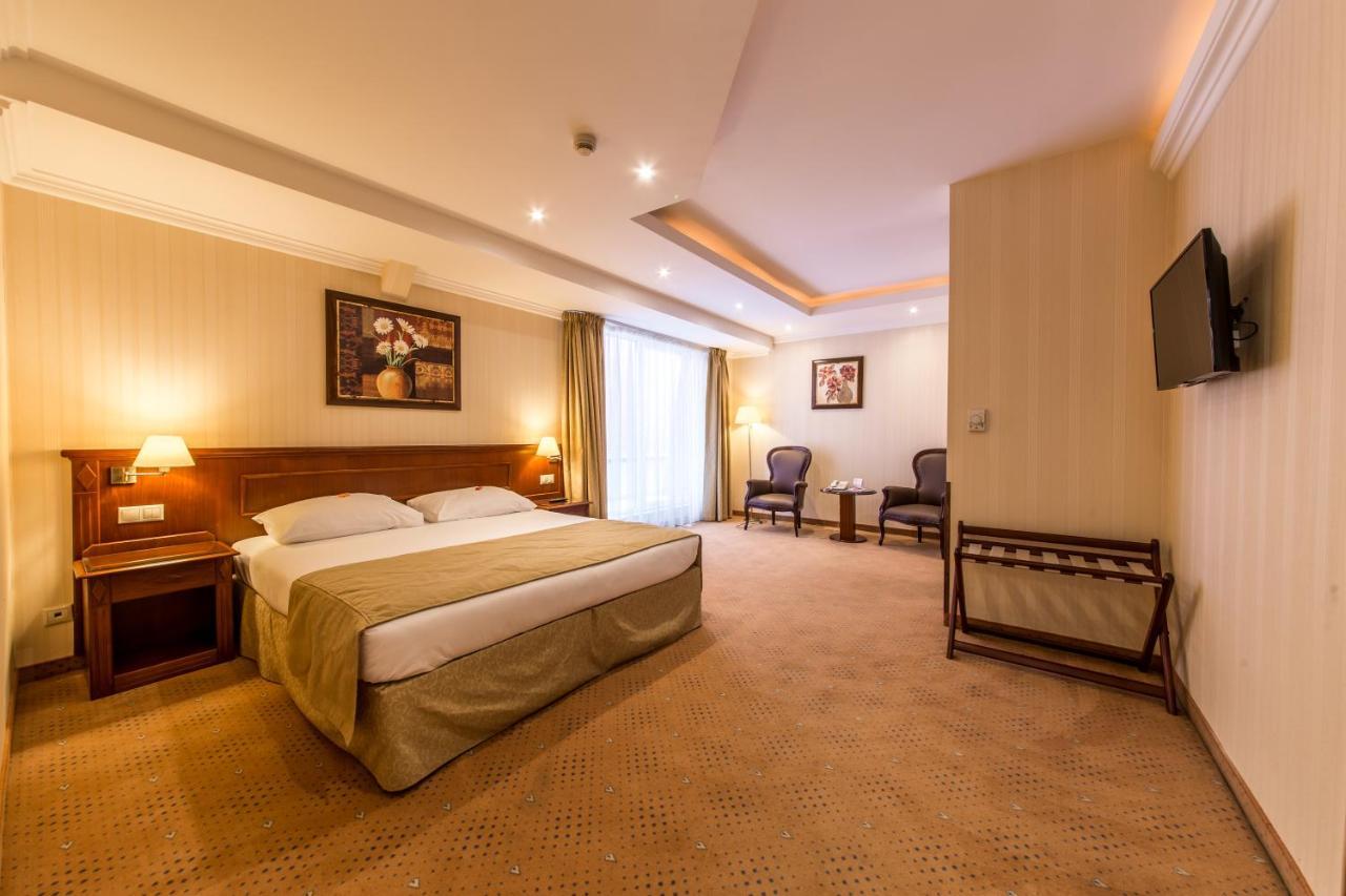 Ramada Hotel & Suites By Wyndham Bucharest North Eksteriør billede