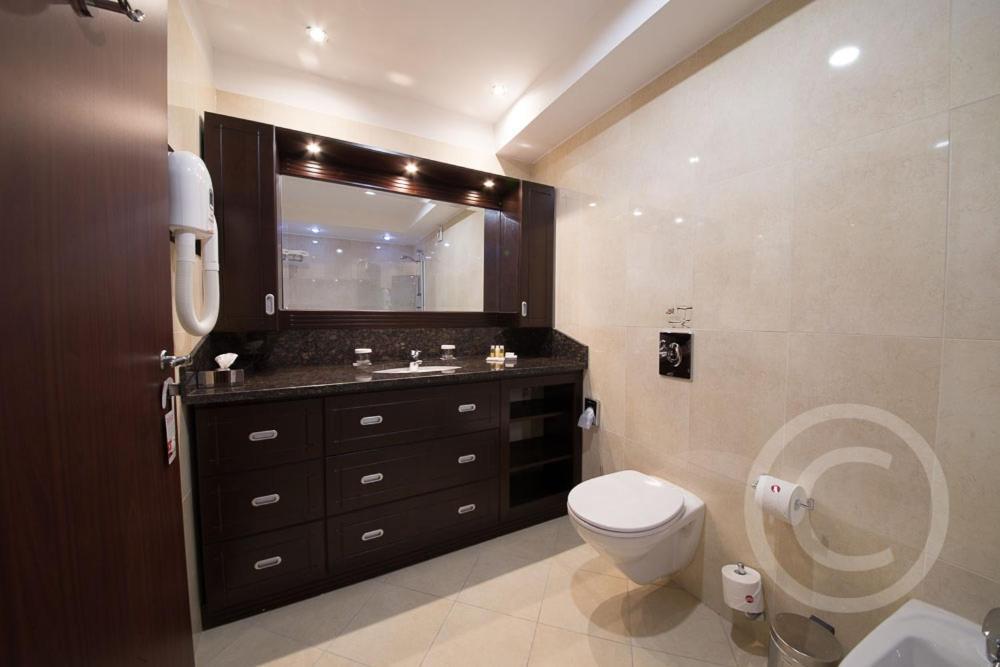 Ramada Hotel & Suites By Wyndham Bucharest North Eksteriør billede