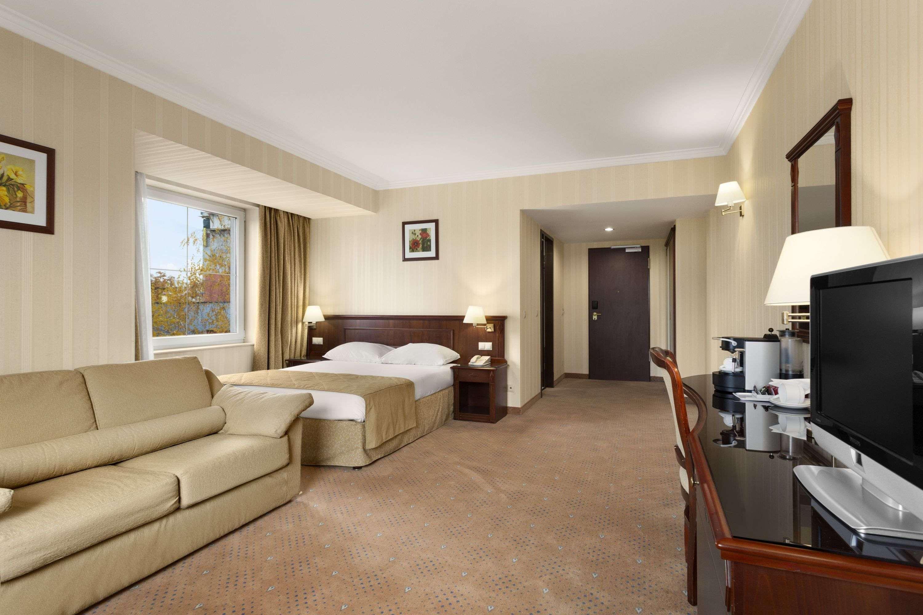 Ramada Hotel & Suites By Wyndham Bucharest North Eksteriør billede