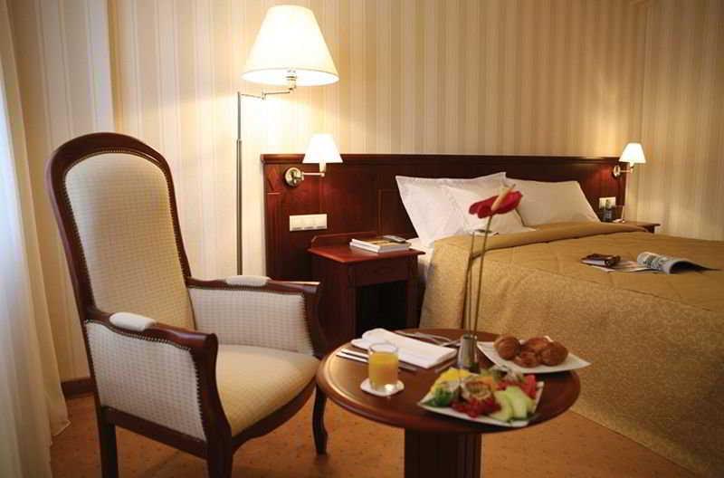 Ramada Hotel & Suites By Wyndham Bucharest North Eksteriør billede