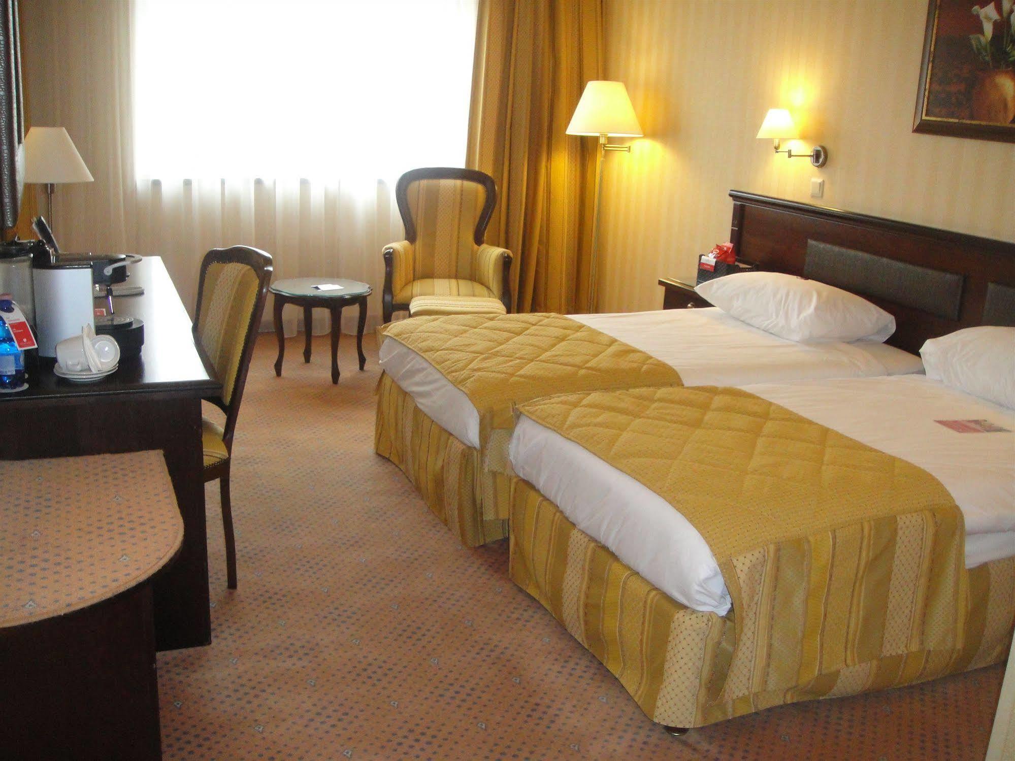 Ramada Hotel & Suites By Wyndham Bucharest North Eksteriør billede