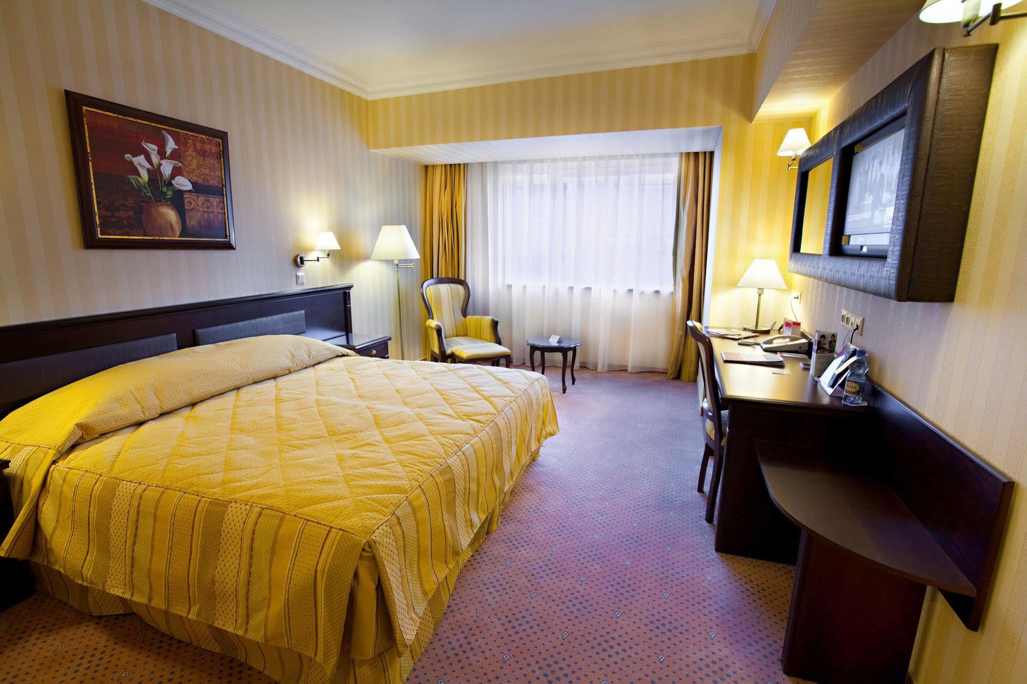 Ramada Hotel & Suites By Wyndham Bucharest North Eksteriør billede