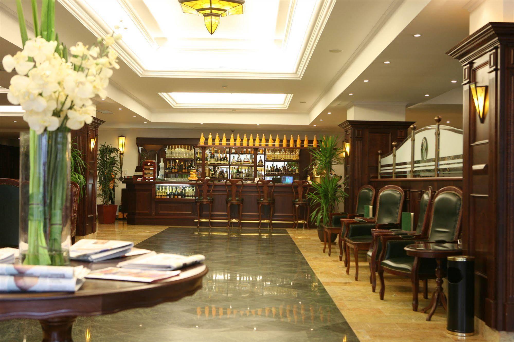 Ramada Hotel & Suites By Wyndham Bucharest North Eksteriør billede