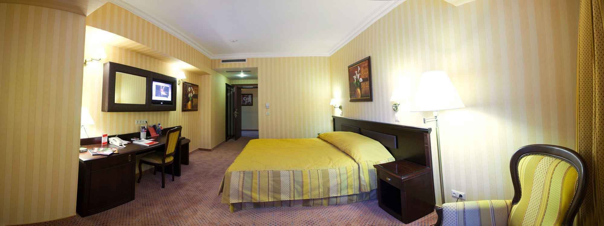 Ramada Hotel & Suites By Wyndham Bucharest North Eksteriør billede
